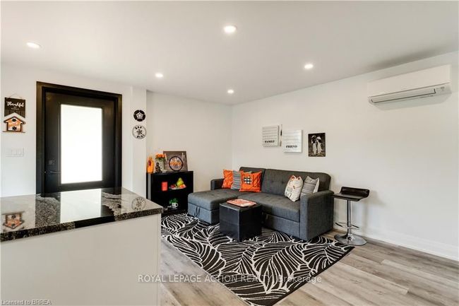 4 - 99 Fourth Concession Rd, Home with 1 bedrooms, 1 bathrooms and 2 parking in Brant ON | Image 13