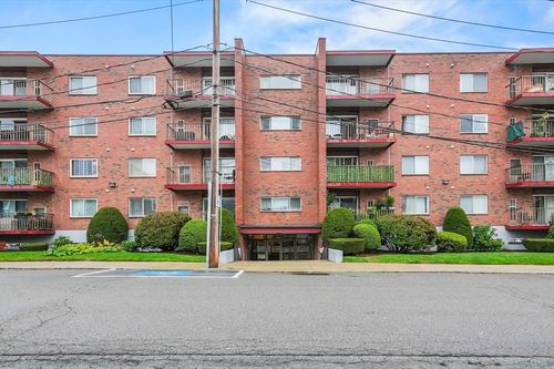 apt-506-10 Foster St, Wakefield, MA, 01880-2921 | Card Image