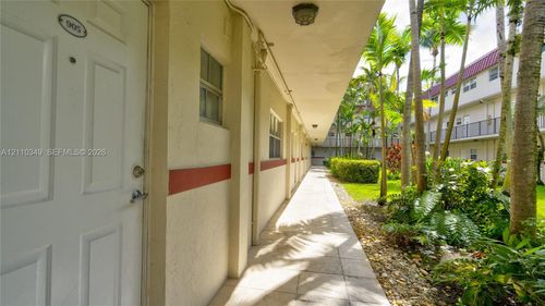 905-8600 Sw 67th Ave, Pinecrest, FL, 33156-1112 | Card Image