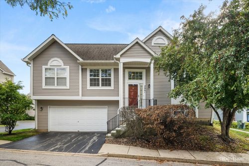 2901 Shelly Ln, Aurora, IL, 60504-5891 | Card Image