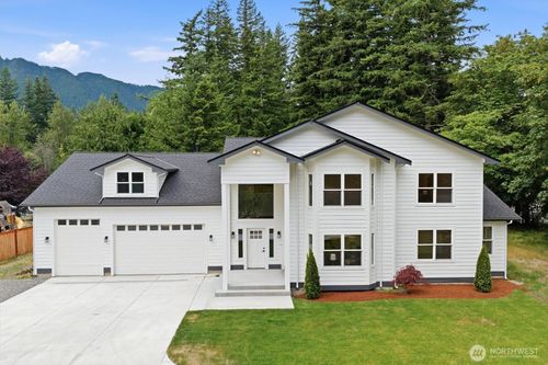 13617 436th Ave Se, North Bend, WA, 98045-9667 | Card Image