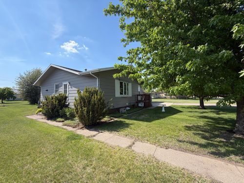 405 S 3rd Street, Oakes, ND, 58474 | Card Image