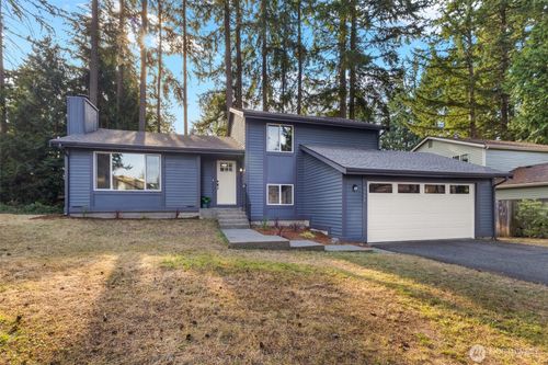 3990 Se Cameron Pl, Port Orchard, WA, 98366-2223 | Card Image