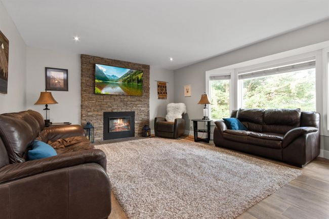10145 Kenswood Drive, House other with 4 bedrooms, 2 bathrooms and 7 parking in Chilliwack BC | Image 3