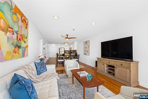 5711 Jefferson St, West New York, NJ, 07093-1118 | Card Image