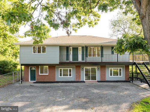 9708 Martinsburg Rd, HEDGESVILLE, WV, 25427-3374 | Card Image