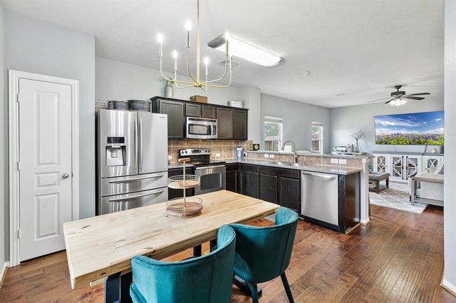 454 Fishhawk Way, House other with 3 bedrooms, 2 bathrooms and 2 parking in Crosby TX | Image 11