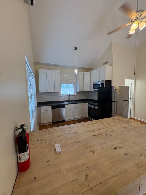 ch-712 W 17th Street, Chicago, IL, 60616 | Card Image