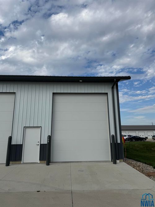 202 Sodrac Dr, Dakota Dunes, SD, 57049-3223 | Card Image