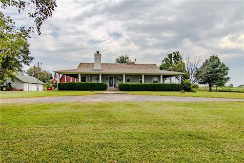 8132 N Highway 13, Clinton, MO, 64735-8259 | Card Image