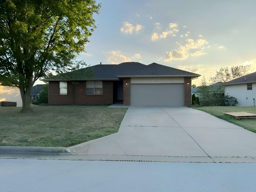 561 N Jester Ave, Republic, MO, 65738-2709 | Card Image