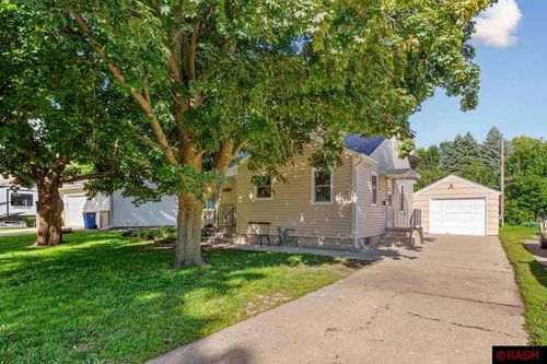 1031 Grandview Ave, Owatonna, MN, 55060-3712 | Card Image