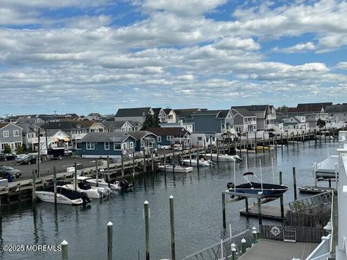apt-5-100 Riverside Pl, Point Pleasant Beach, NJ, 08742-2692 | Card Image