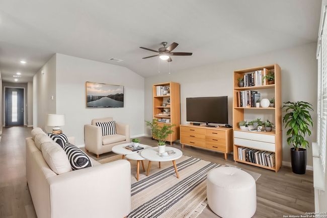 12730 Horizon Crst, House other with 4 bedrooms, 4 bathrooms and null parking in Schertz TX | Image 9