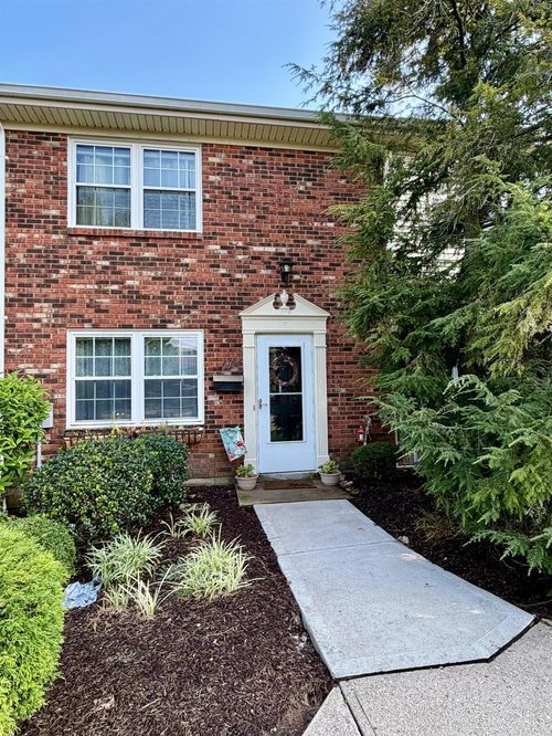 3400 Amberway Ct, Cincinnati, OH, 45251 | Card Image