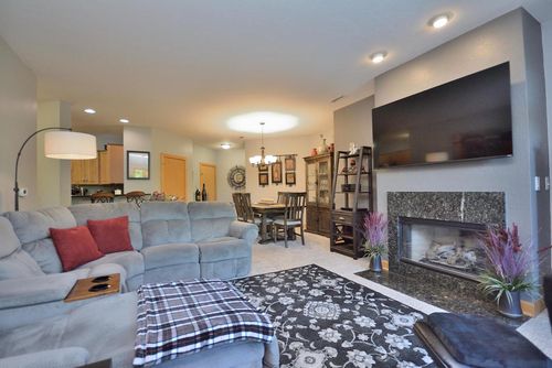 116-N74W13737 Appleton Avenue, Menomonee Falls, WI, 53051 | Card Image