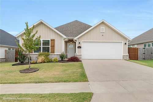 4234 W Buckaroo St, Fayetteville, AR, 72704-4062 | Card Image