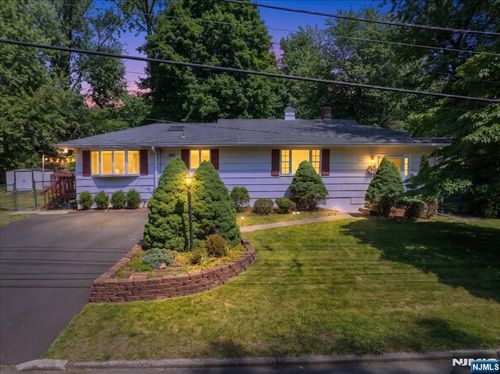 22 Lake St, Hillsdale, NJ, 07642-1425 | Card Image