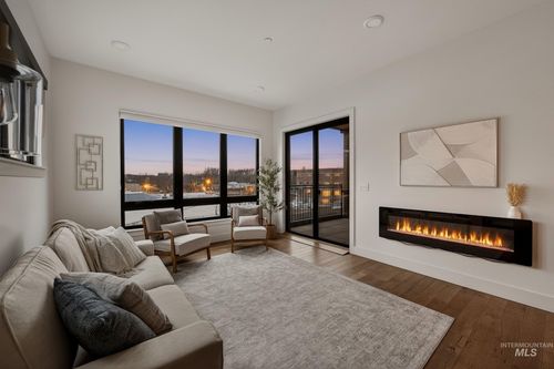 unit-401-611 S 8th St, Boise, ID, 83702-7180 | Card Image