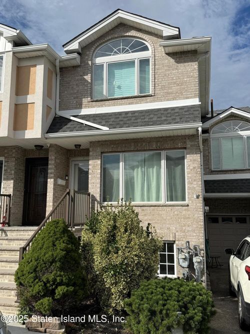 30 Latourette Ln, Staten Island, NY, 10314-6363 | Card Image
