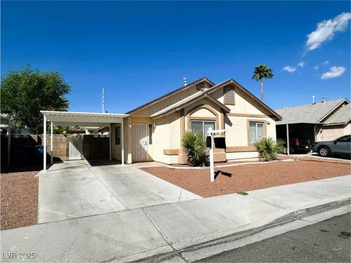 2117 Ullom Dr, Las Vegas, NV, 89108-2884 | Card Image