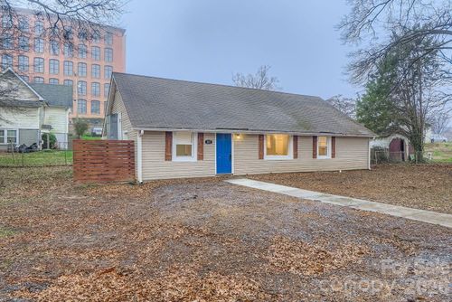 307 S Ransom St, Gastonia, NC, 28052-3925 | Card Image