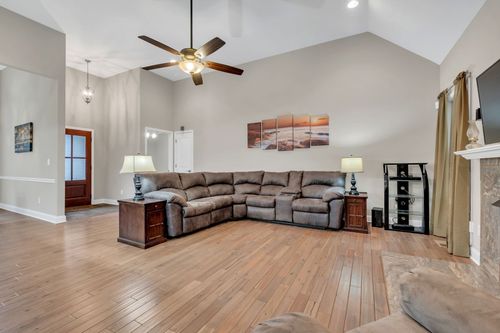 3006 Gracie Ann Dr, Greenbrier, TN, 37073-5074 | Card Image