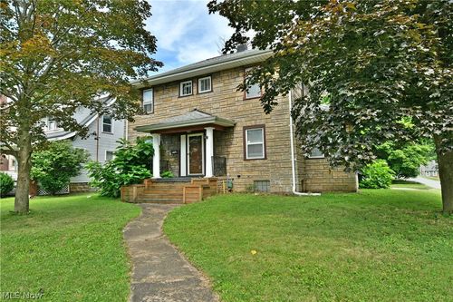 405 Oak Knoll Ave Se, Warren, OH, 44483-6040 | Card Image