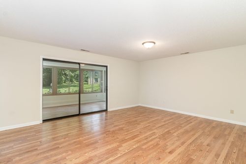 apt-107-111 Imperial Dr W, West Saint Paul, MN, 55118-2249 | Card Image