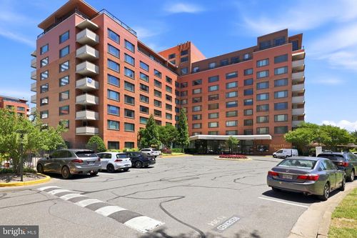 501-1011 Arlington Blvd, ARLINGTON, VA, 22209-2206 | Card Image