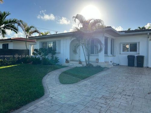 9208 Byron Ave, Surfside, FL, 33154-3028 | Card Image