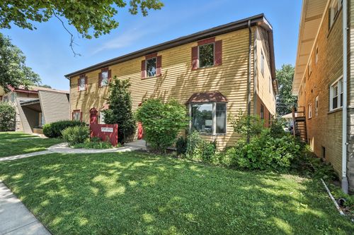 32 W Burlington Ave, Westmont, IL, 60559-1878 | Card Image