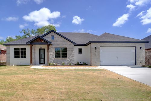 817 E 2nd St, Weatherford, TX, 76086-2166 | Card Image