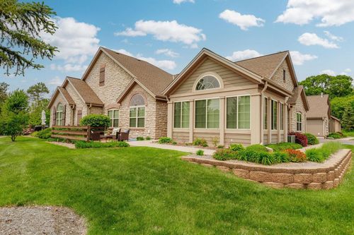 15370 Huff Way, Brookfield, WI, 53005-4110 | Card Image