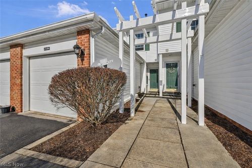 15496 Shaleside Ct, Middleburg Heights, OH, 44130-8389 | Card Image