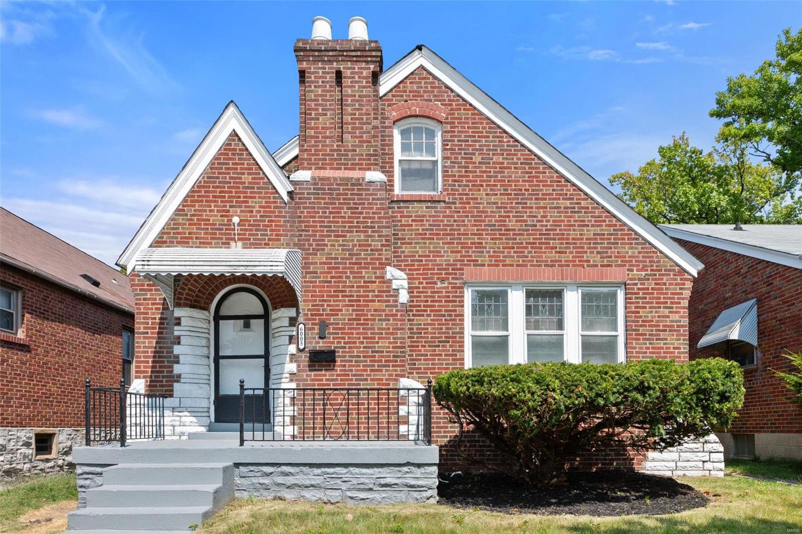 Pointe Blvd, Saint Louis, MO 63147