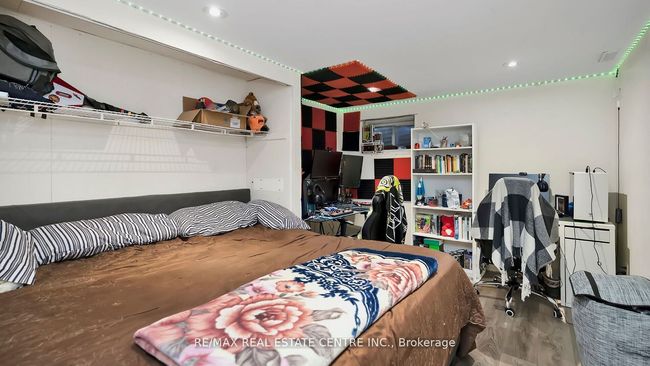 57 Archdekin Dr, House attached with 4 bedrooms, 2 bathrooms and 4 parking in Brampton ON | Image 34