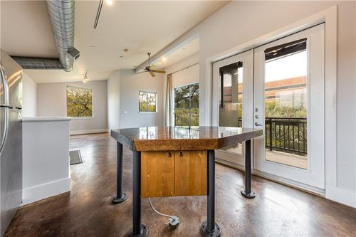 apt-11-911 Keith Ln, Austin, TX, 78705-2680 | Card Image