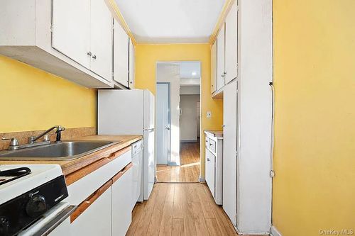 apt-b18-99-63 66th Ave, Rego Park, NY, 11374-3626 | Card Image