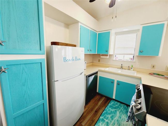 16606 John Davis Rd, House other with 2 bedrooms, 1 bathrooms and null parking in Jamaica Beach TX | Image 10