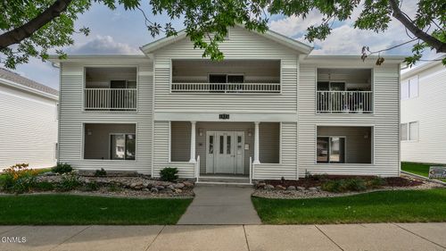 2-1925 15th Street, Bismarck, ND, 58501 | Card Image
