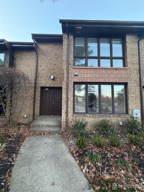 172 Nathan Dr, North Brunswick, NJ, 08902-1233 | Card Image