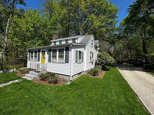 35 Grove St, Scituate, MA, 02066-3220 | Card Image
