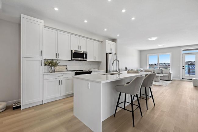 8215 - 1802 Mahogany Boulevard Se, Condo with 2 bedrooms, 2 bathrooms and 1 parking in Calgary AB | Image 9