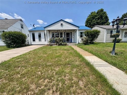 2607 Garfield Ave, Point Pleasant, WV, 25550-1613 | Card Image