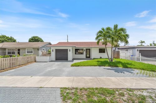 3650 Ne 16th Ave, Pompano Beach, FL, 33064-6620 | Card Image