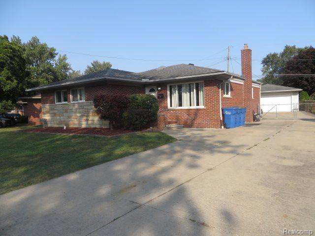 Newport Ave, Warren, MI 48089