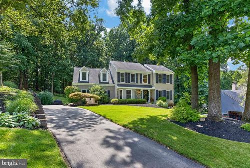 204 Buttonwood Dr, Downingtown, PA, 19335-4102 | Card Image
