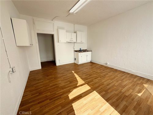 202-256 Florence Avenue, Los Angeles, CA, 90003 | Card Image