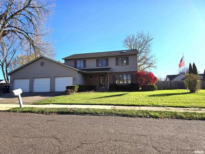 1212 Hawthorne Avenue, House other with 4 bedrooms, 2 bathrooms and null parking in Pekin IL | Image 1